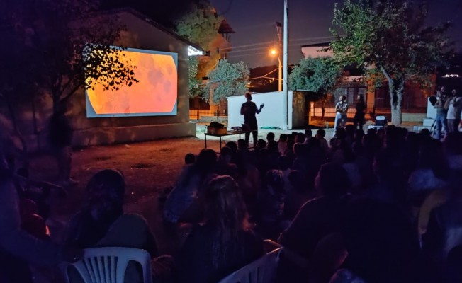 Köy okulu öğrencileri ilk defa Ay’ı gördü