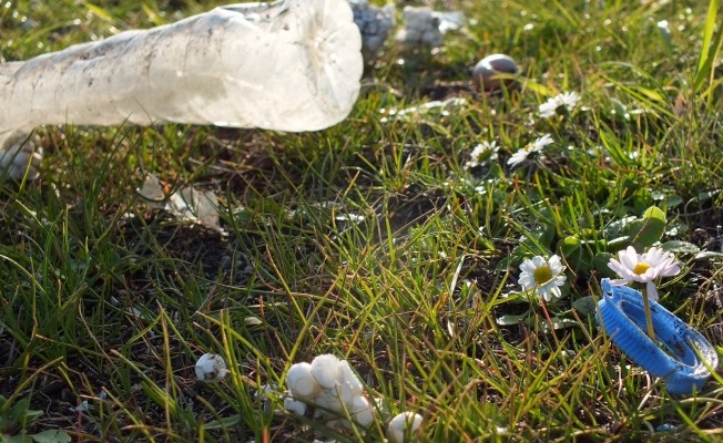 Plastik Kapanında Direniş: Gençlerin Çevreye Duyarlı Mesajı